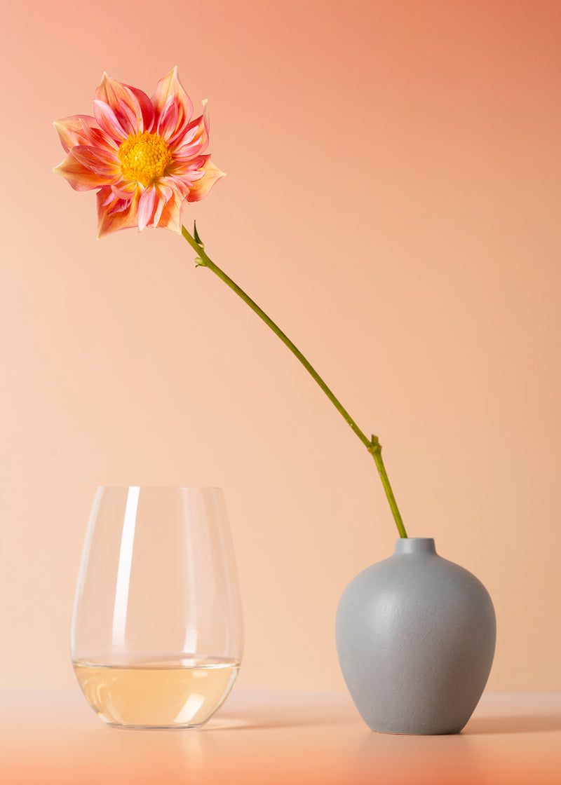 Dunnolly Pinot Gris NV – floral arrangement