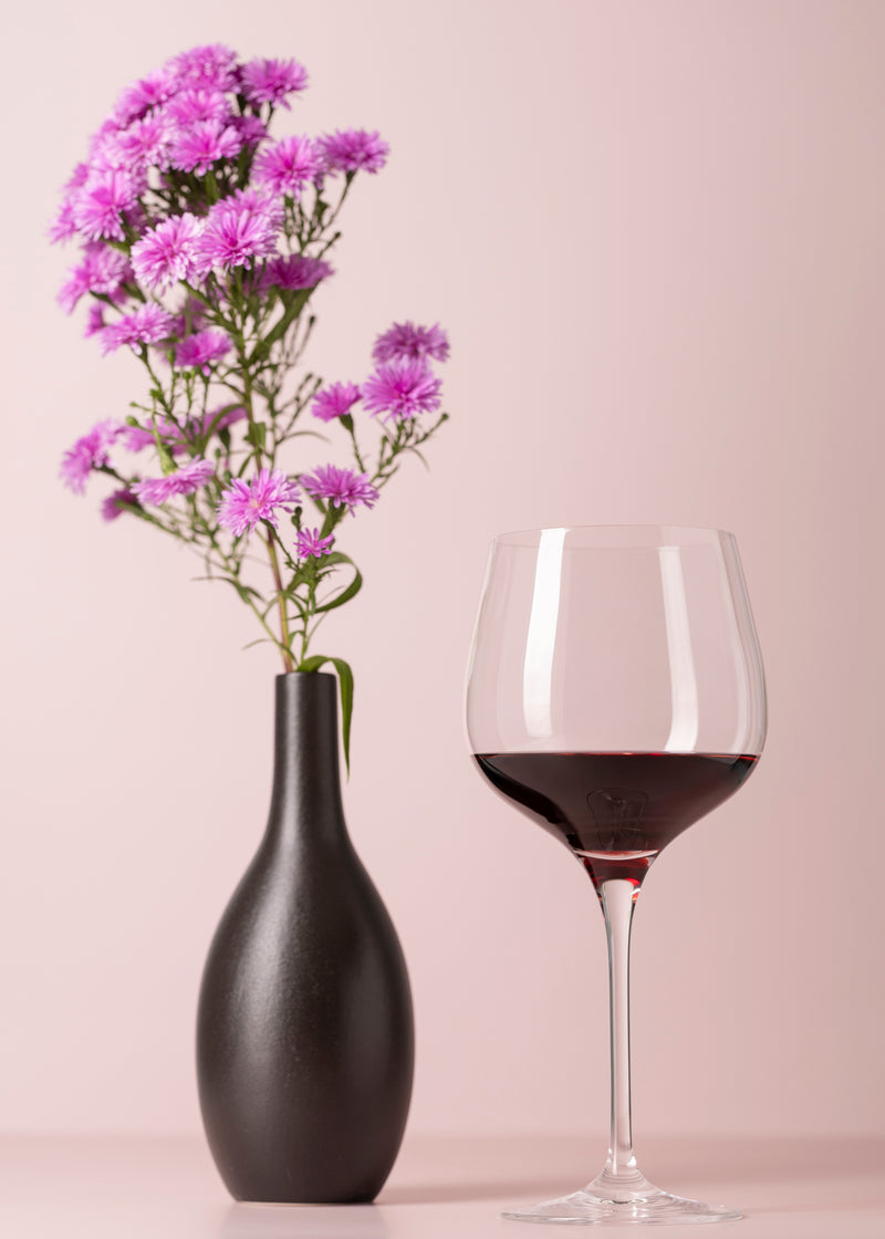 Dunnolly Pinot Noir NV – floral arrangement