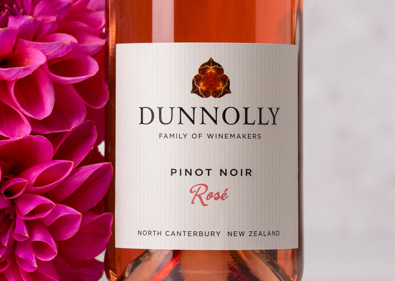 Dunnolly Rosé NV – floral arrangement