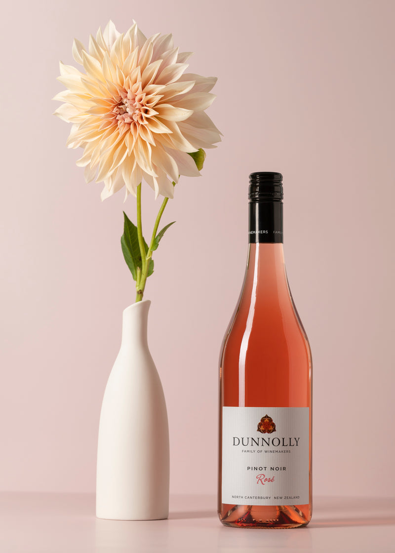 Dunnolly Rosé NV – floral arrangement