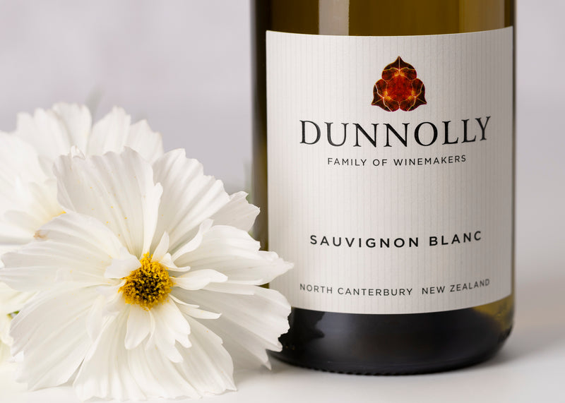 Dunnolly Sauvignon Blanc NV – floral arrangement