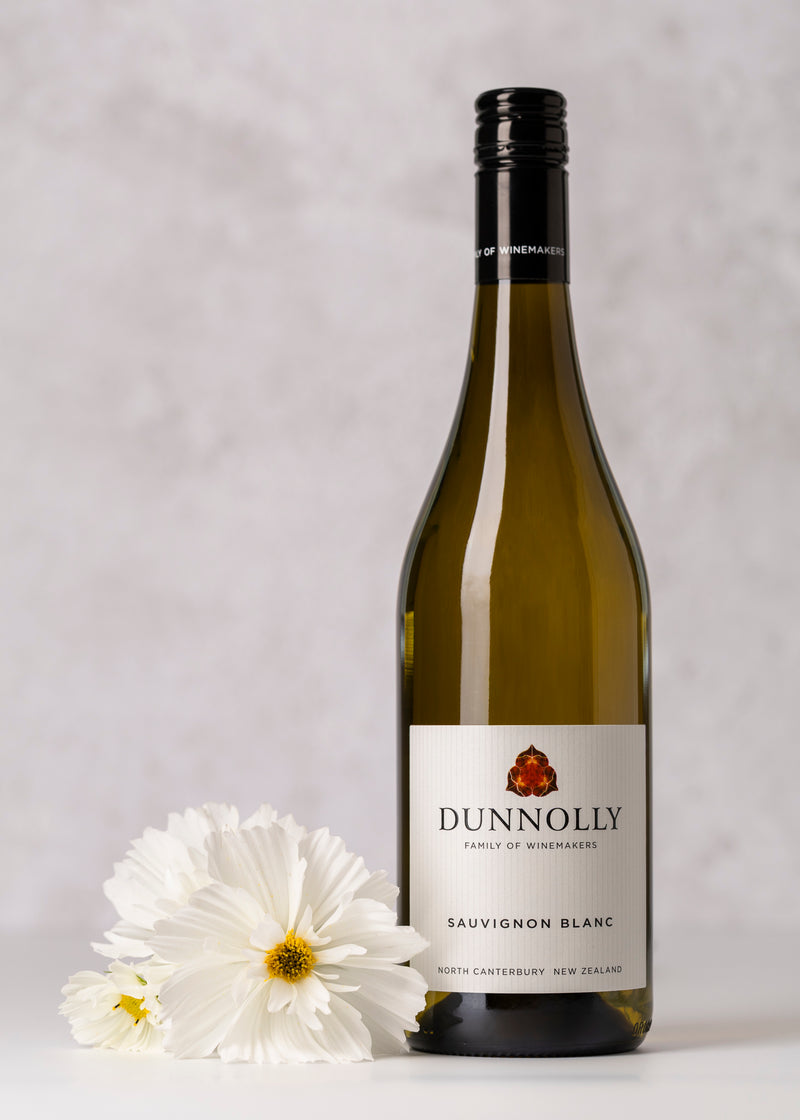 Dunnolly Sauvignon Blanc NV – floral arrangement