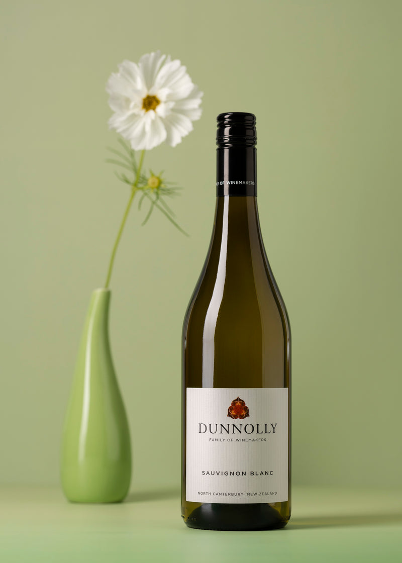 Dunnolly Sauvignon Blanc NV – floral arrangement