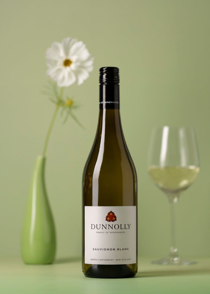 Dunnolly Sauvignon Blanc NV – floral arrangement