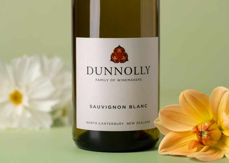 Dunnolly Sauvignon Blanc NV – floral arrangement