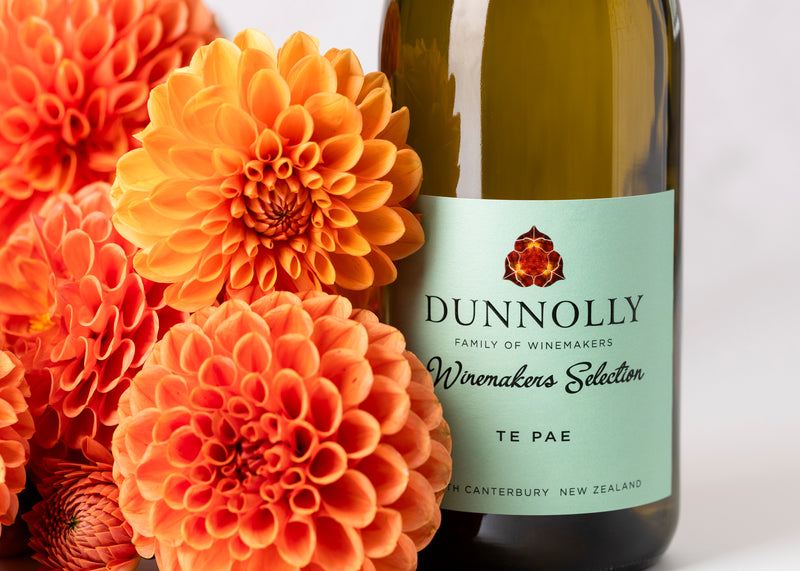 Dunnolly Te Pae NV – floral arrangement