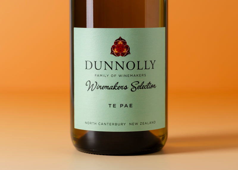 Dunnolly Te Pae NV – floral arrangement