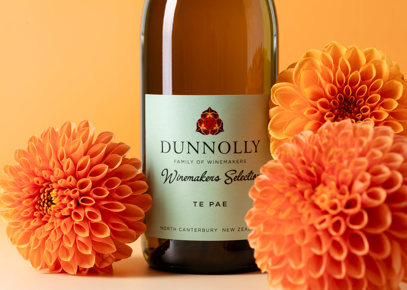 Dunnolly Te Pae NV – floral arrangement