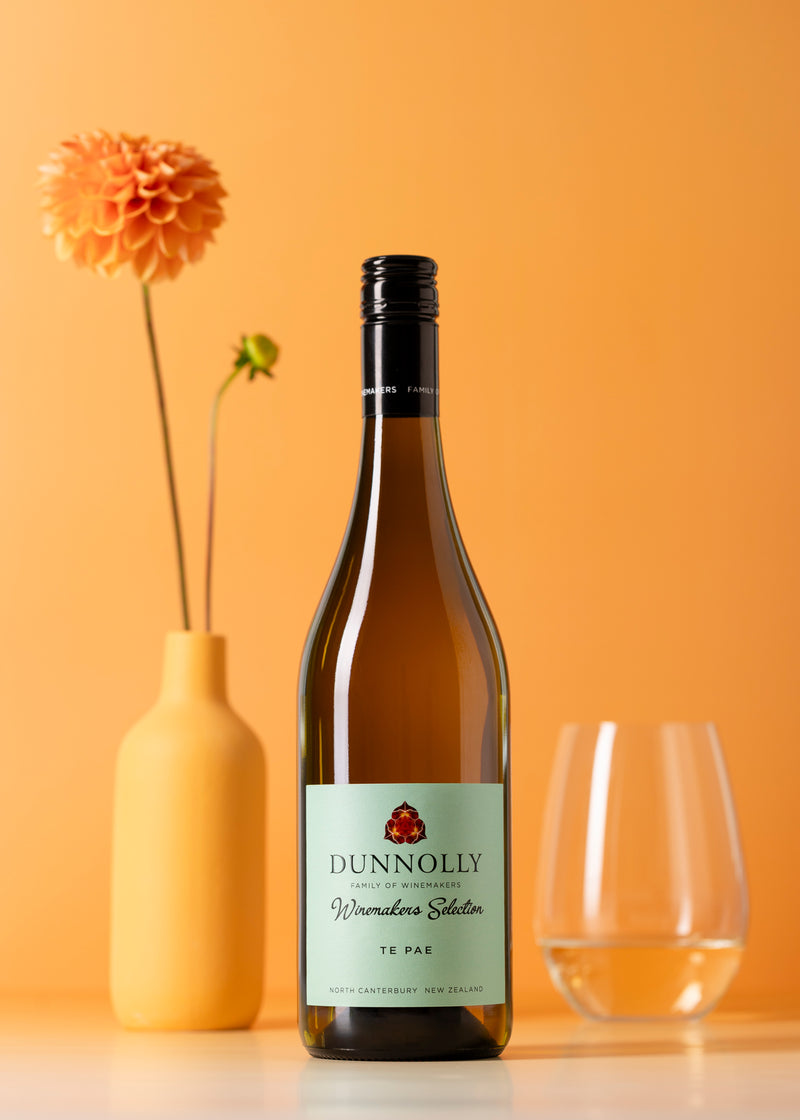 Dunnolly Te Pae NV – floral arrangement